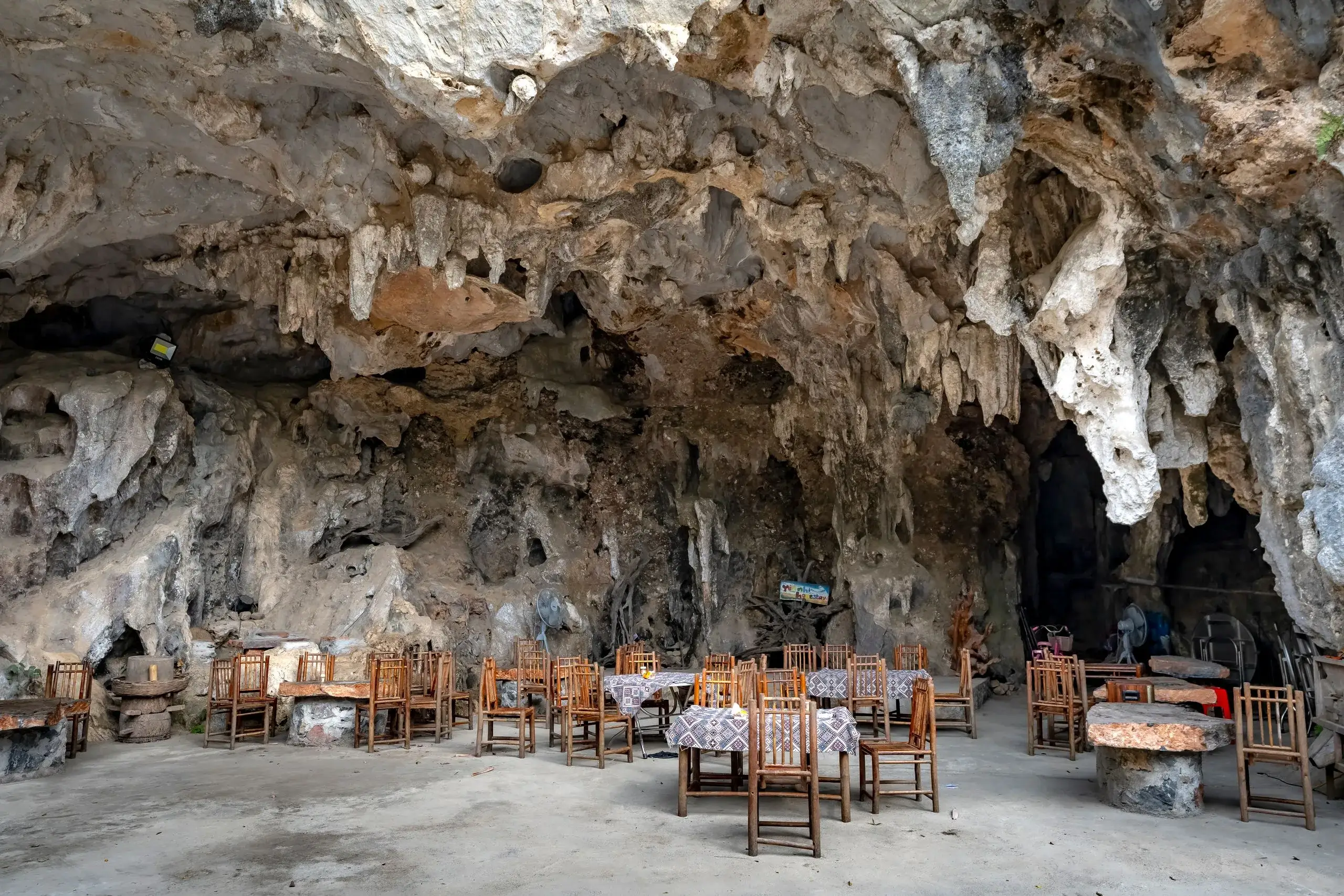 Cueva del Jabalí Cabaret