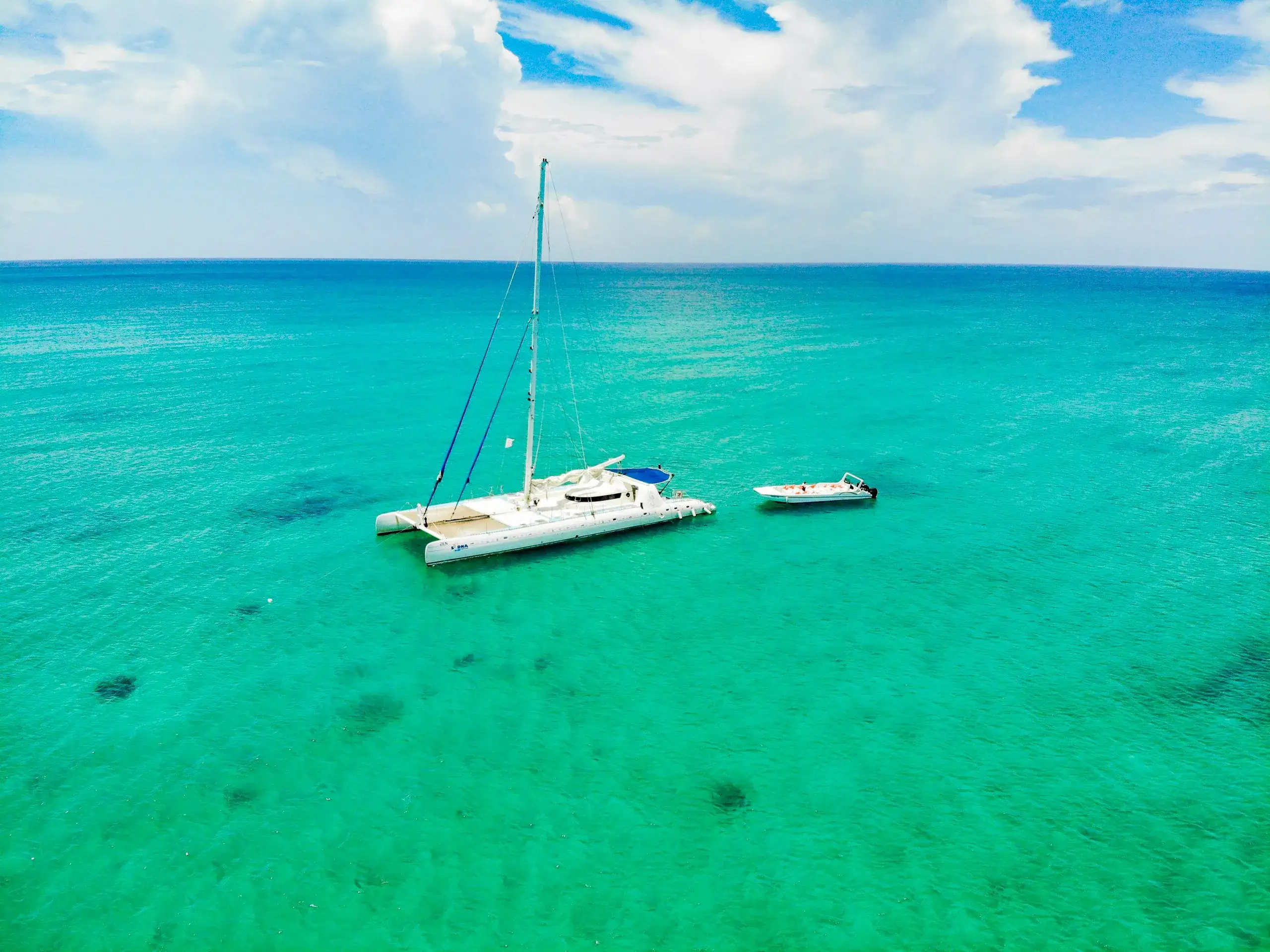 Catamaran à Cayo Blanco