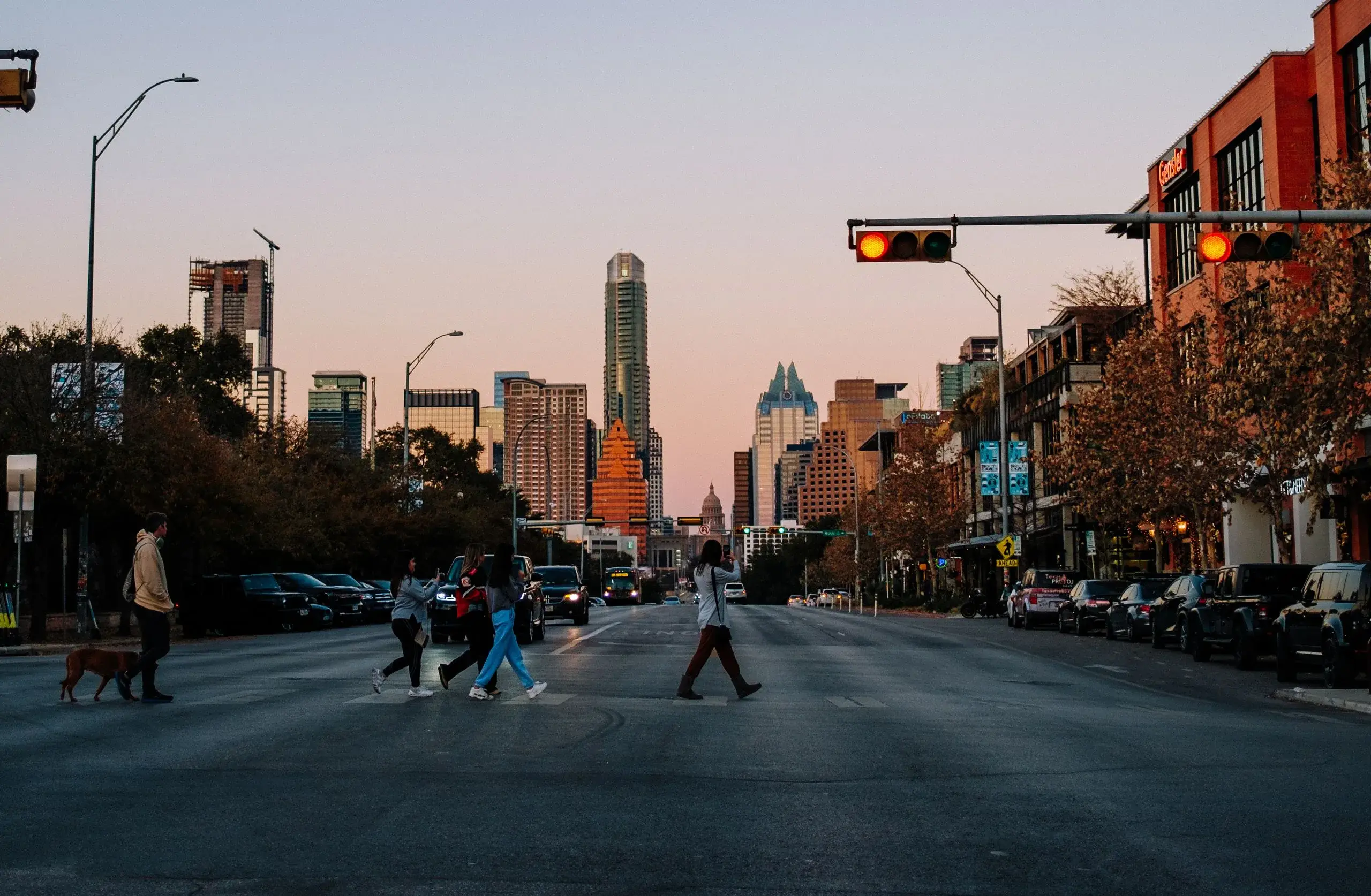 Sixth Street, Rainey Street & the Red River scene