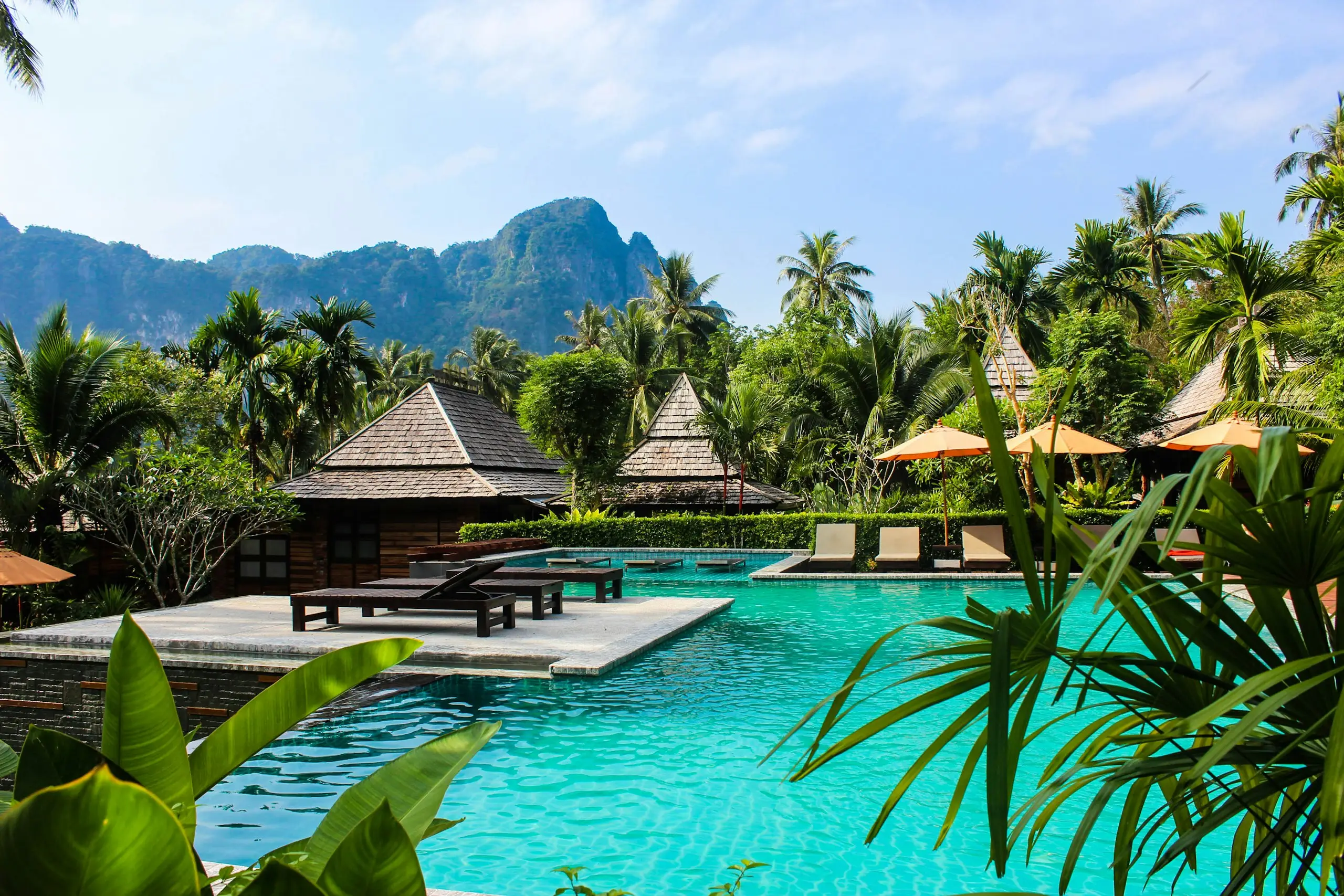 Pet-friendly resorts ā Bring the whole family ā paws included.